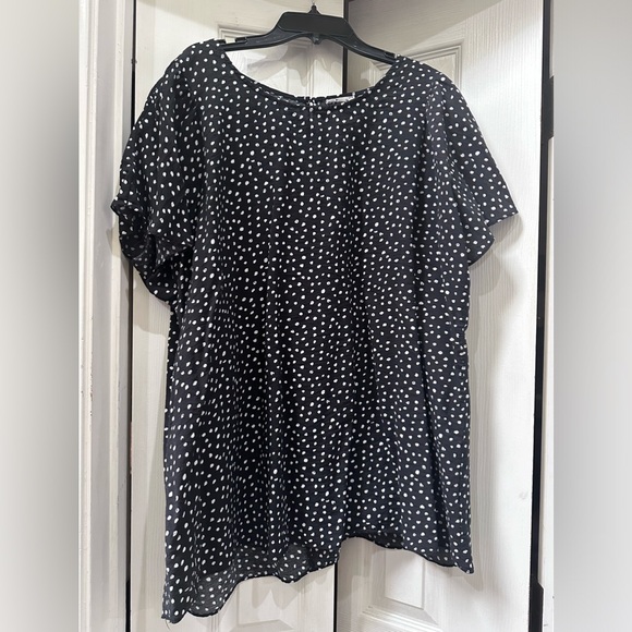 Polka dot flutter-sleeve top - Picture 1 of 3